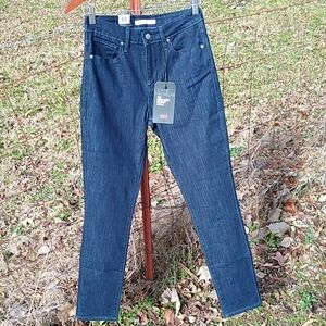Levi's 721 Hi rise  skinny ankle jeans siz…